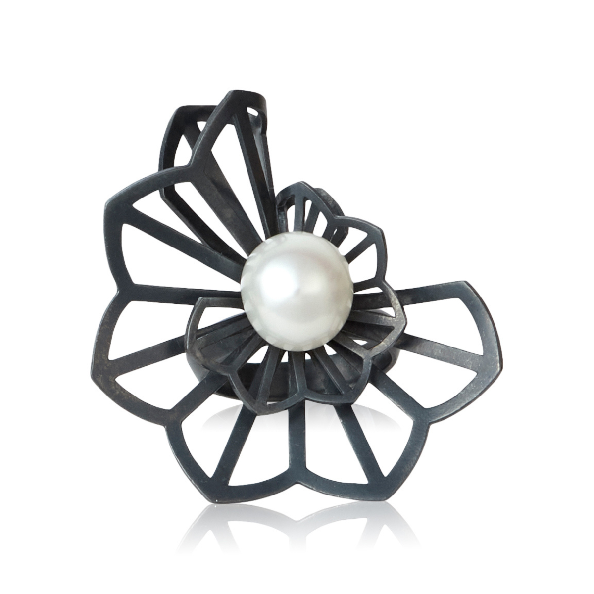 Double Hyacinth Ring with Keshi Pearl